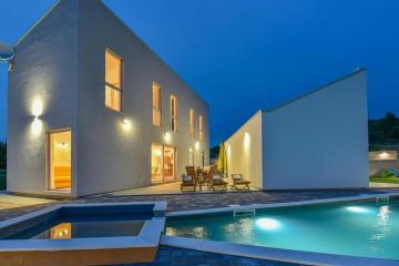 Beautiful Villa Silente with pool, whirpool and sa