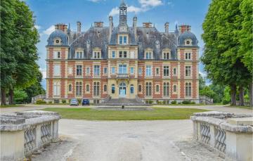Nice apartment in Ocquerre with Outdoor swimming pool, WiFi and 1 Bedrooms