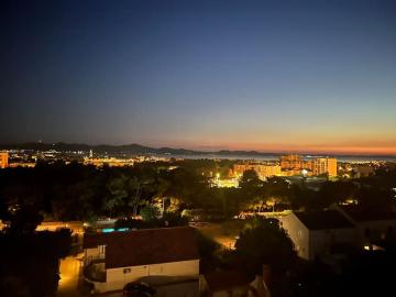Wohnung mit malerischem Ausblick , 2 Parkplätzen