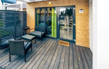 Amazing home in Debki with Indoor swimming pool, Jacuzzi and 2 Bedrooms