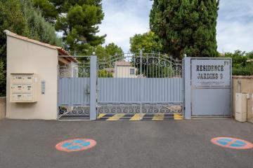 Villa de 200 m2 avec piscine proche du centre-ville