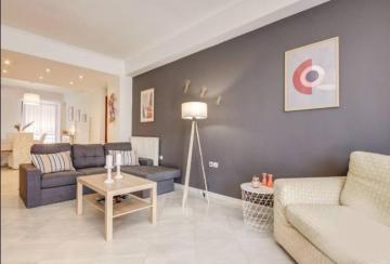 Chloe Lux Apartment with 2-bdrms, Ensuite, Netflix- lux accommodation