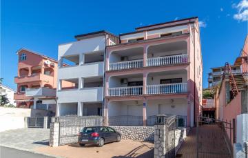 Beautiful apartment in Crikvenica with 2 Bedrooms
