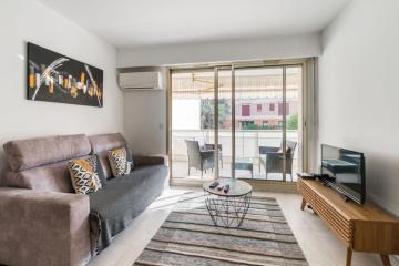 Nice & modern flat with balcony between Juan-les-Pins and Antibes - Welkeys