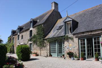 BRI22 - Dinan -Le Petit Manoir