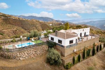 Casa la viña de la tireta
