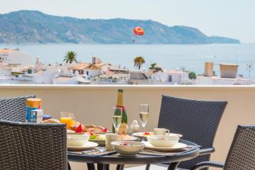 Penthouse 2 mins from the beach