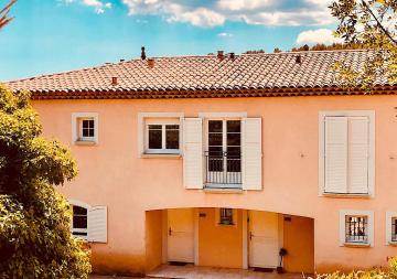 Charming 2-Bed Cottage in Callian France