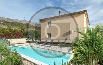 Nice home in Tugare with Outdoor swimming pool, WiFi and 6 Bedrooms