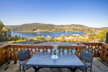 Gîte du Lac-Gérardmer. Duplex vue lac 180° Piscine