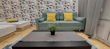 Studio 4 Apartment in the Party District