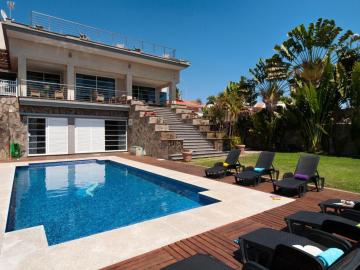 Chalet Superb Villa in Sonnenland for 10