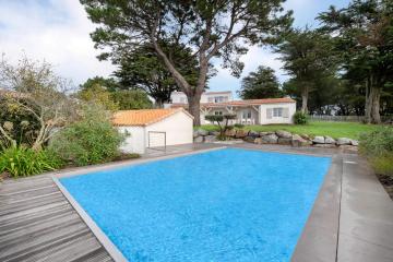 Maison pour 8 avec piscine a Prefailles