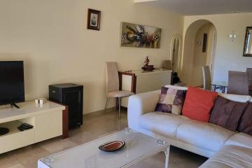 Bright spacious 3 bed, apartment in coto real