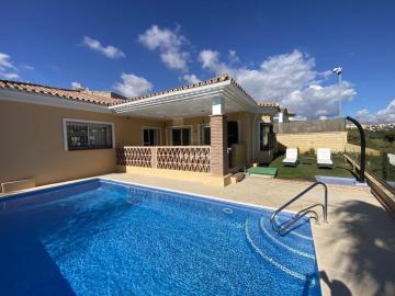 Villa topacio Miraflores Riviera del Sol with private Pool first line Golf