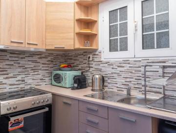 Cutie - elegant and peaceful Pagrati apartment