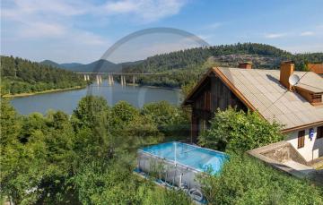 Beautiful home in Fuzine with 5 Bedrooms, WiFi and Sauna