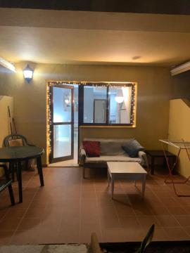 *1 bed apt, fibre, 200mt beach, 2 mins bars/shops*