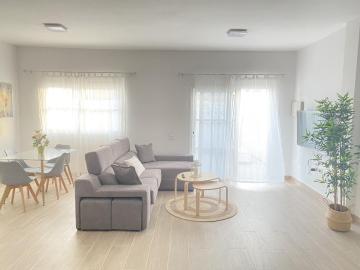 HomeForGuest Two bedroom Apartment with pool and terrace