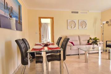 Modern Apartment in Elviria, Golf, Fun & Beach