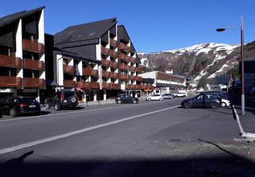 Appartement situé en plein centre à deux pas des pistes.