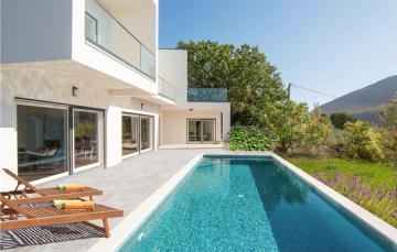 Nice home in Slime with Outdoor swimming pool and 5 Bedrooms