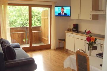 Beautiful Residence Klementhof with garden and a seasonal outdoor pool