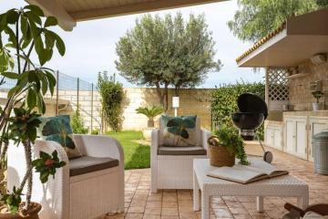 Luxury Garden Home with Parking