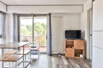 Nice and quiet studio at the beach, with parking