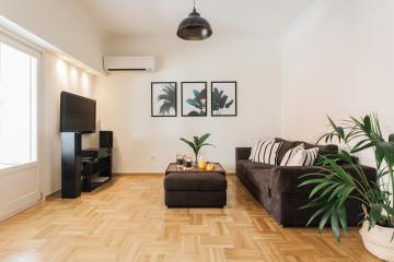 Entire floor Luxury aprtm in kolonaki