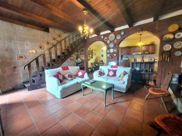 Enticing holiday home in Santa Fiora with balcony