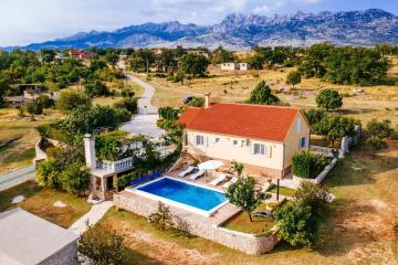 Poolincluded Villa Sucic
