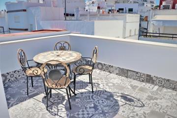 Apartamento con azotea privada