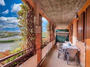 Flowered Balcony - 2 bedrooms apartment