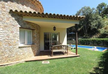 Villa with Pool Ac and Sea View