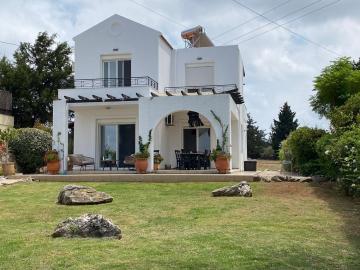 Quaint villa in Xirosterni with garden