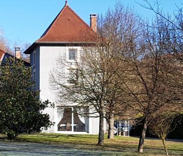 Dépendance dans maison bourgeoise campagne Lyonnaise