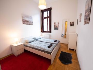 Good Vibes 2 Room Apt at Gozsdu with Garage