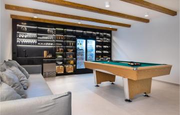 Nice home in Novalja with Jacuzzi, Sauna and 4 Bedrooms