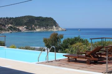 Capro - Milos Bay Villas