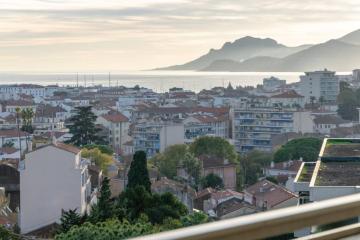 Terrace sea view swimming pool car park Cannes Center LIVE IN CANNES