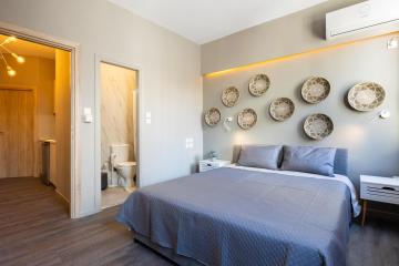 Designed 2 Room Apartment - 15' walk to Acropolis