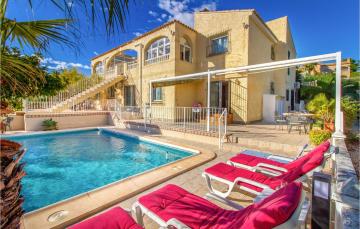 Nice apartment in Torrevieja with Outdoor swimming pool and WiFi