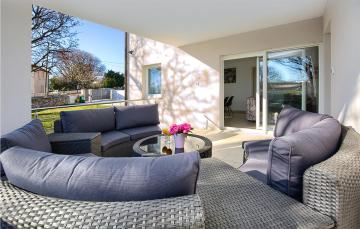Awesome apartment in Liznjan with 3 Bedrooms