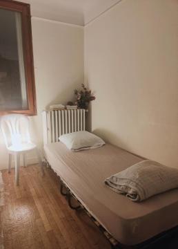 Room near paris