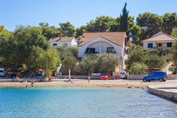 Apartments by the sea Rogoznica - 7556