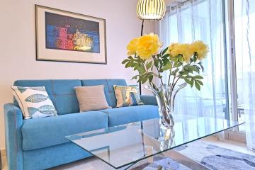 Apartment with Parking Terrace & AC - Benakey