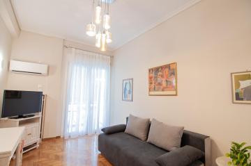 Work of Art Apartment @Pagrati