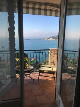 F2 Lavandou St Clair superbe vue mer 7mn plage 3 personnes