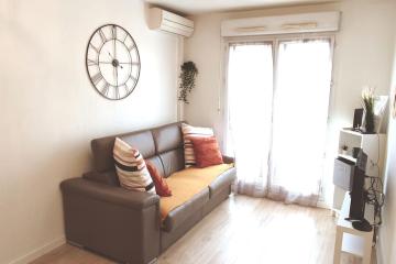 Air conditioned apartment 6min from St Charles